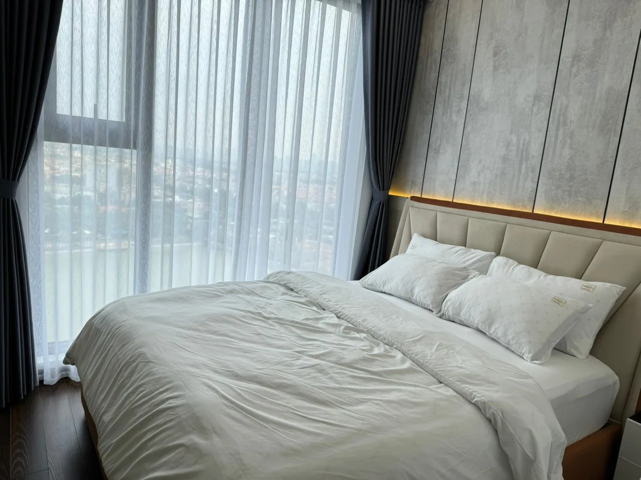 Sun Homestay - Căn hộ dịch vụ 2PN view biển hồ Luxury