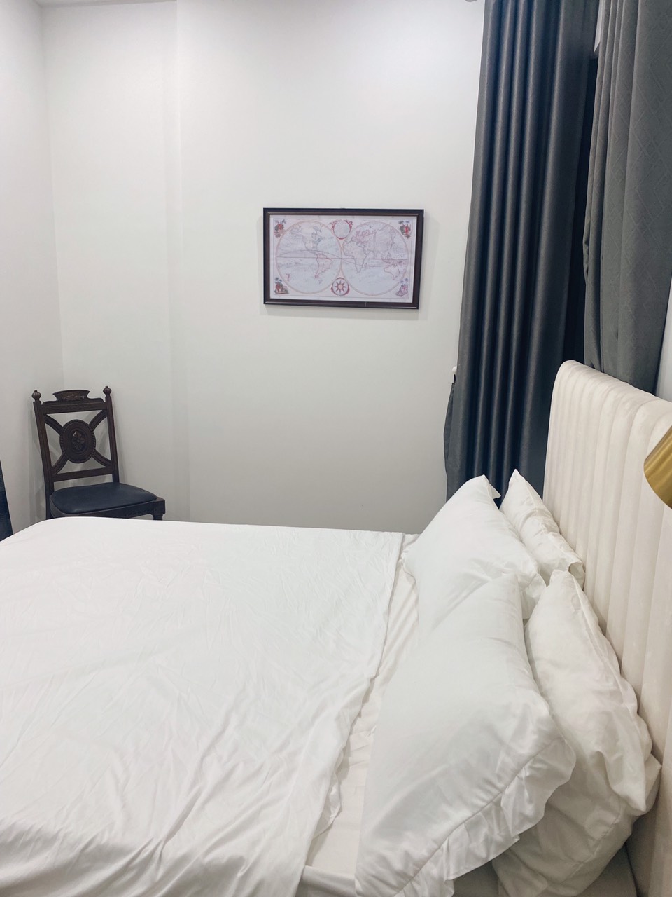 Căn hộ dịch vụ Dcapital Trần Duy Hưng - Studio view Lake