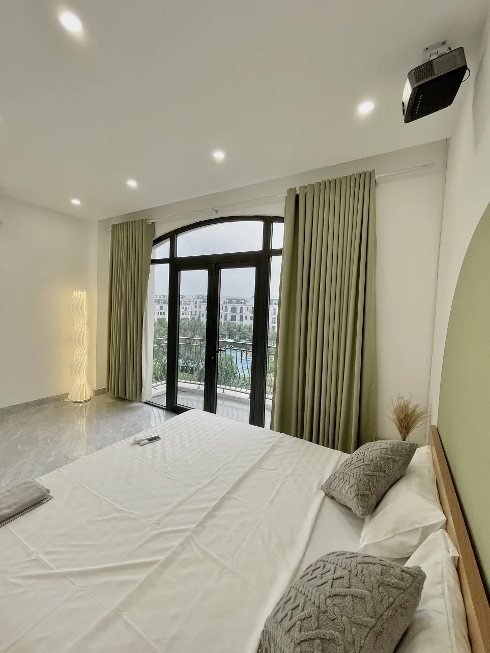 Phòng đơn có máy chiếu homestay ocean park 2,3