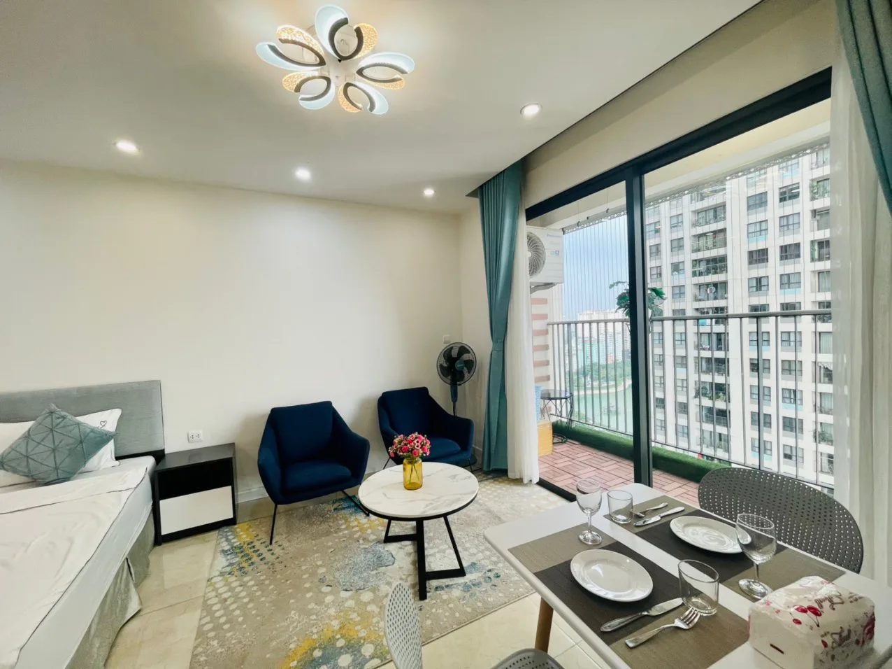 Homestay D'capital Trần Duy Hưng Studio Lake View