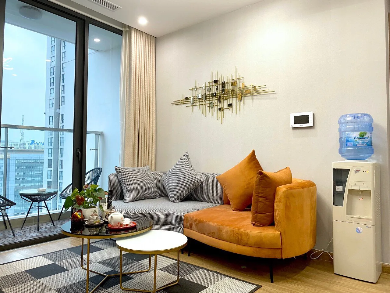 Căn Hộ Dịch Vụ Vinhomes Sky Lake - 2 Bed room LUXURY