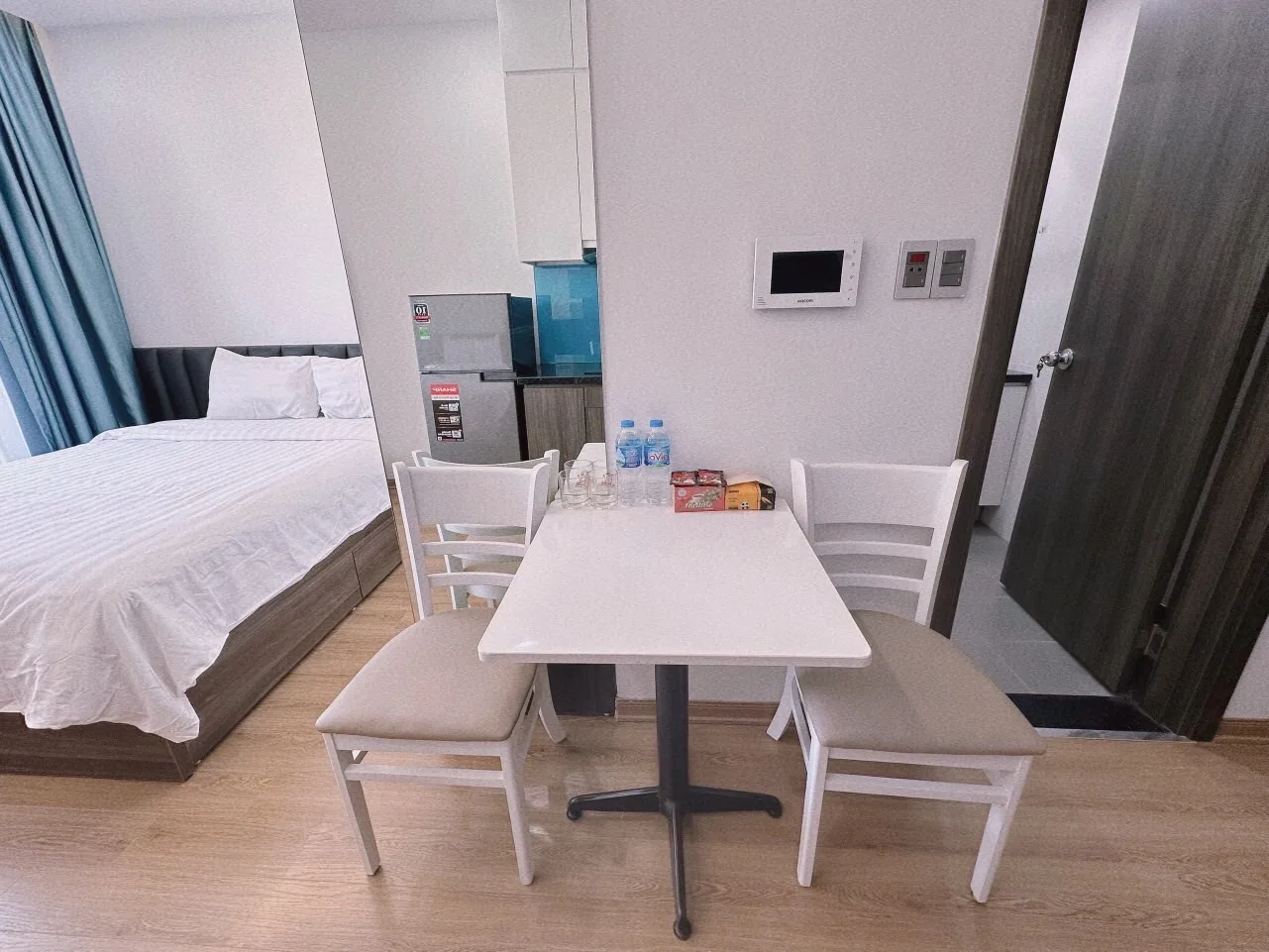 Homestay Vinhomes Green Bay View hồ