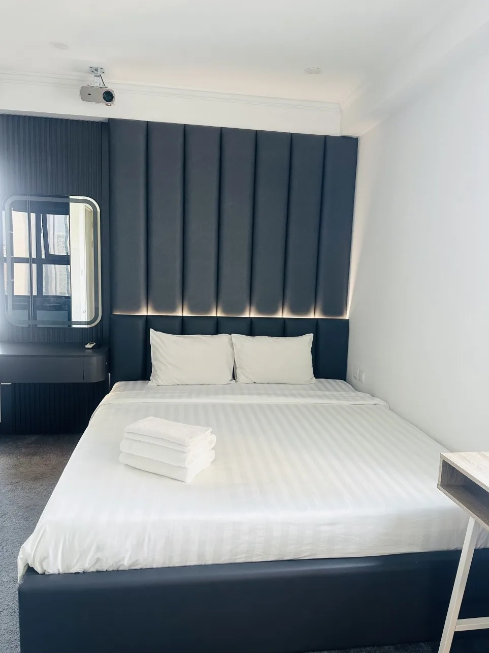 Homestay ở Vinhomes D'capital Trần Duy Hưng