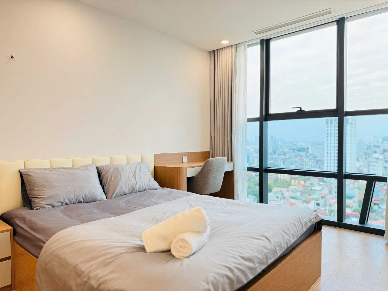 HOMESTAY NGÃ TƯ SỞ - THE NINETY COMPLEX ĐỐI DIỆN ROYAL CITY