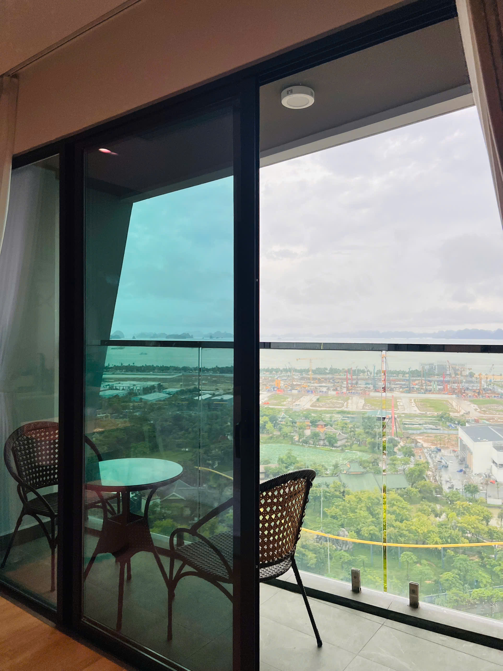 Studio The Holiday Hạ Long View Biển