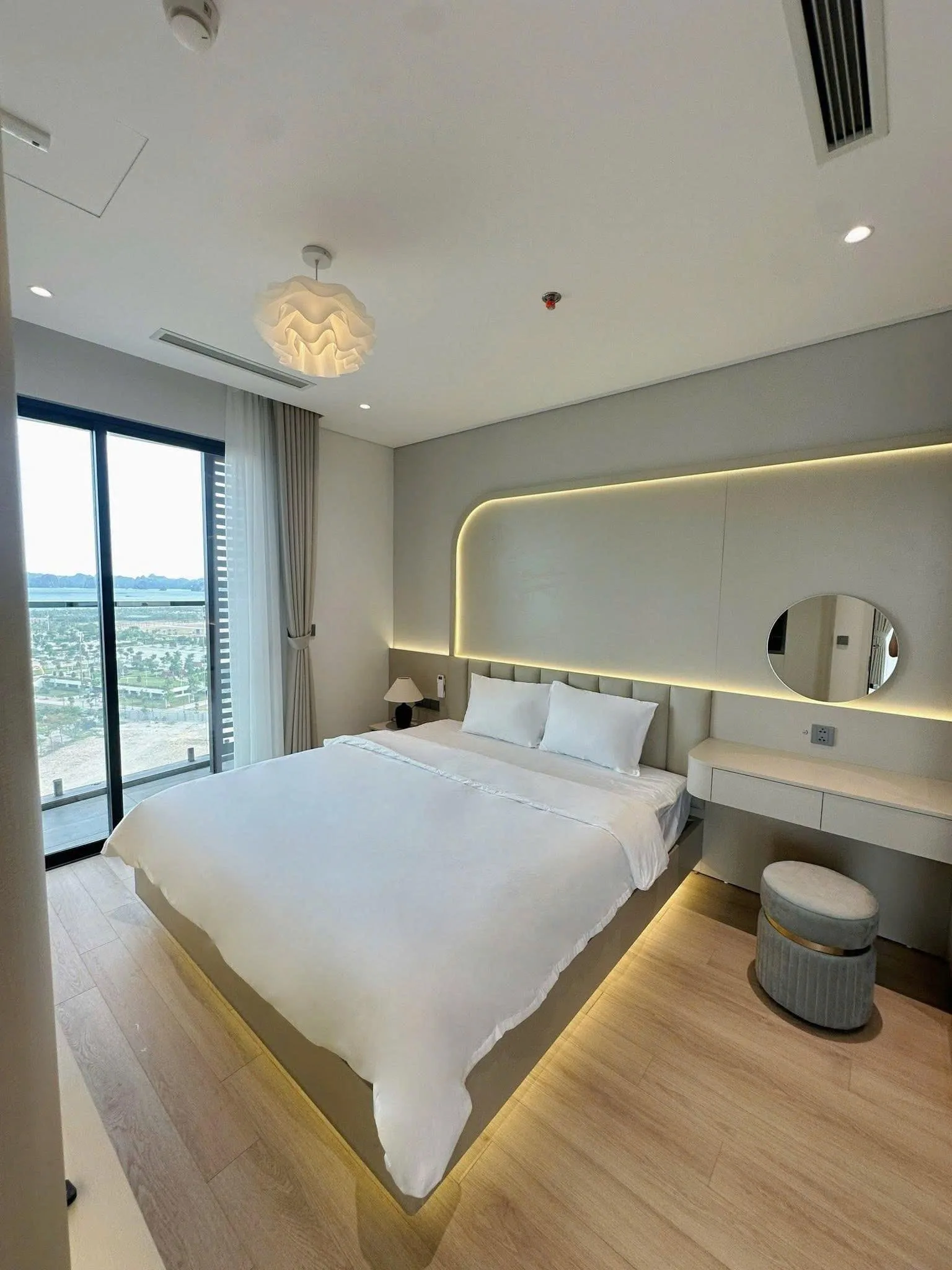 Top 10 Homestay The Holiday Hạ Long View Biển Được Du Khách Yêu Thích Nhất 2026